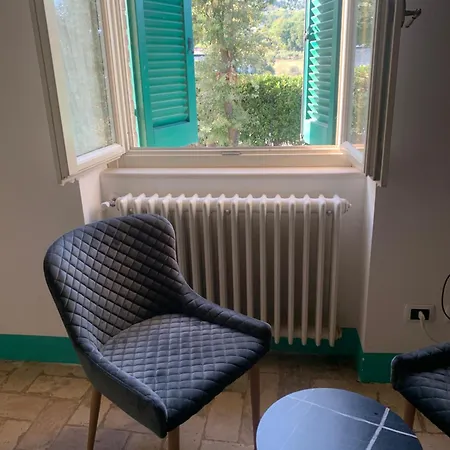 Lory 3* Fara Filiorum Petri
